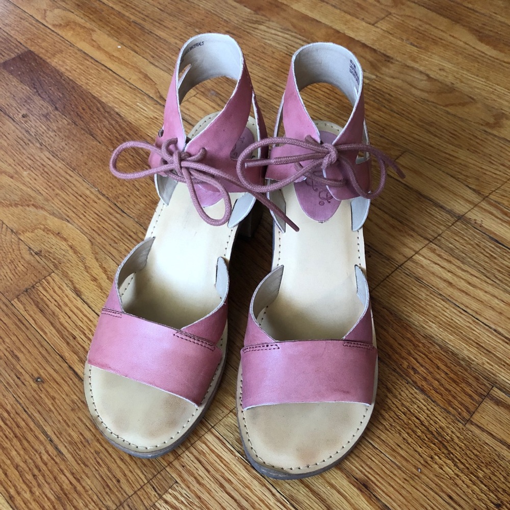 Latigo ‘Vela’ Sandal